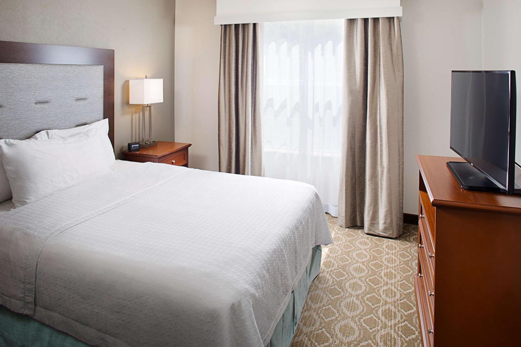 โฮมวู้ด สวีท บาย ฮิลตัน รอลีจ์ แครี Hotel ภายนอก รูปภาพ