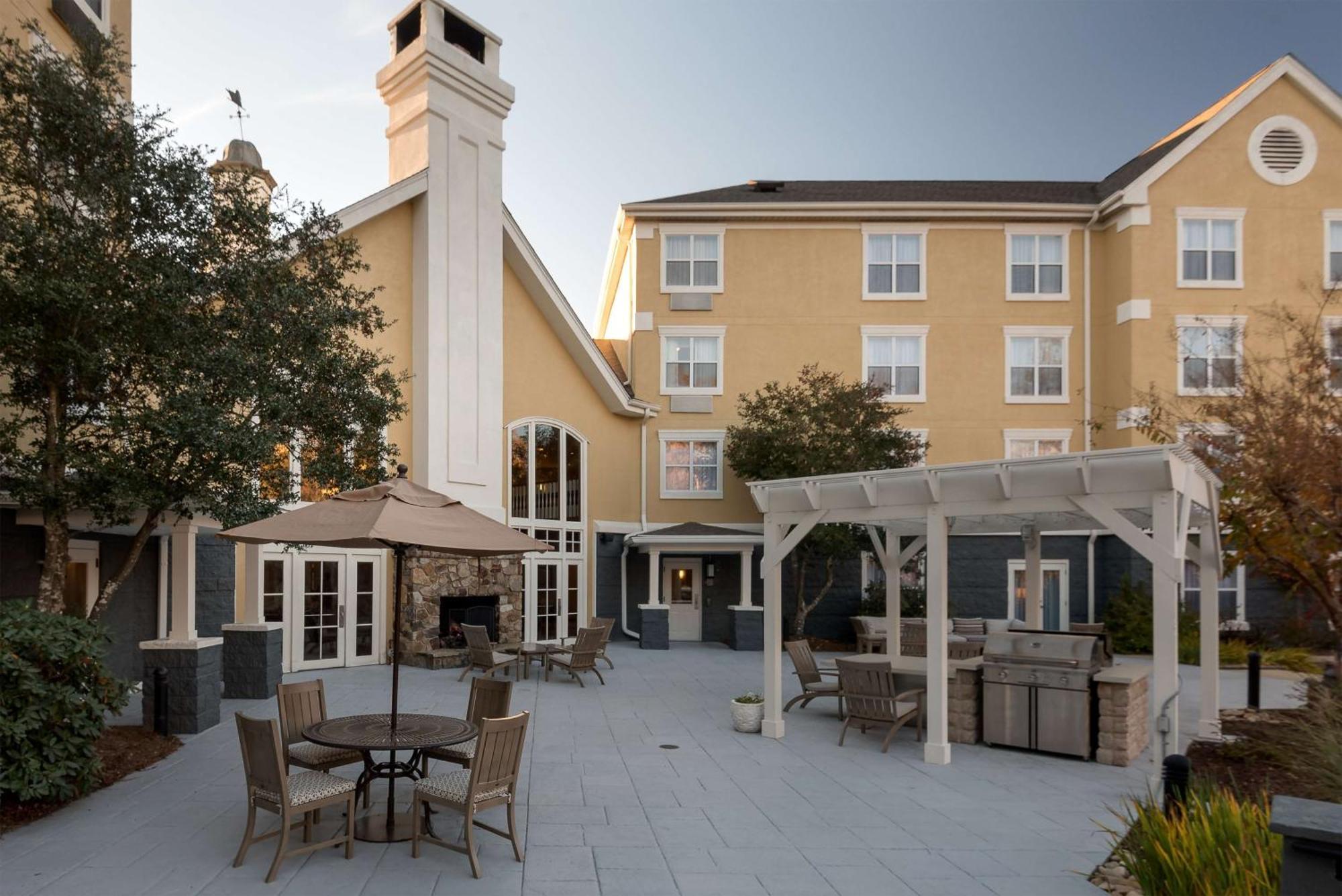 โฮมวู้ด สวีท บาย ฮิลตัน รอลีจ์ แครี Hotel ภายนอก รูปภาพ